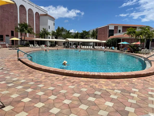 $120,000 | 3033 Berkshire Crescent, Unit 3033, Deerfield Beach, FL 33442
