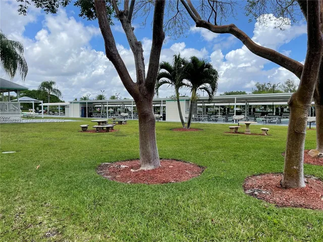 $120,000 | 3033 Berkshire Crescent, Unit 3033, Deerfield Beach, FL 33442