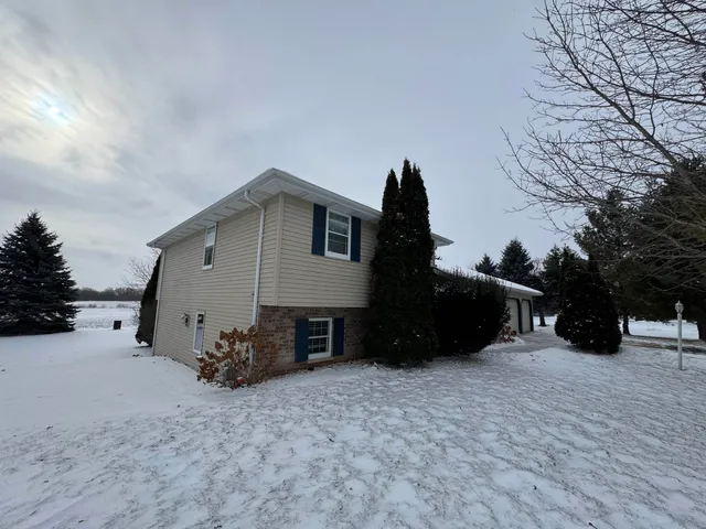 $424,900 | W6875 Hummock Drive, Greenville, WI 54942