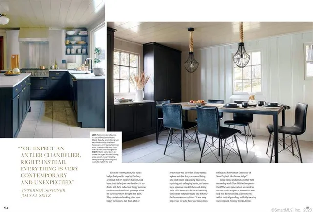 a black and white photo of a dining room