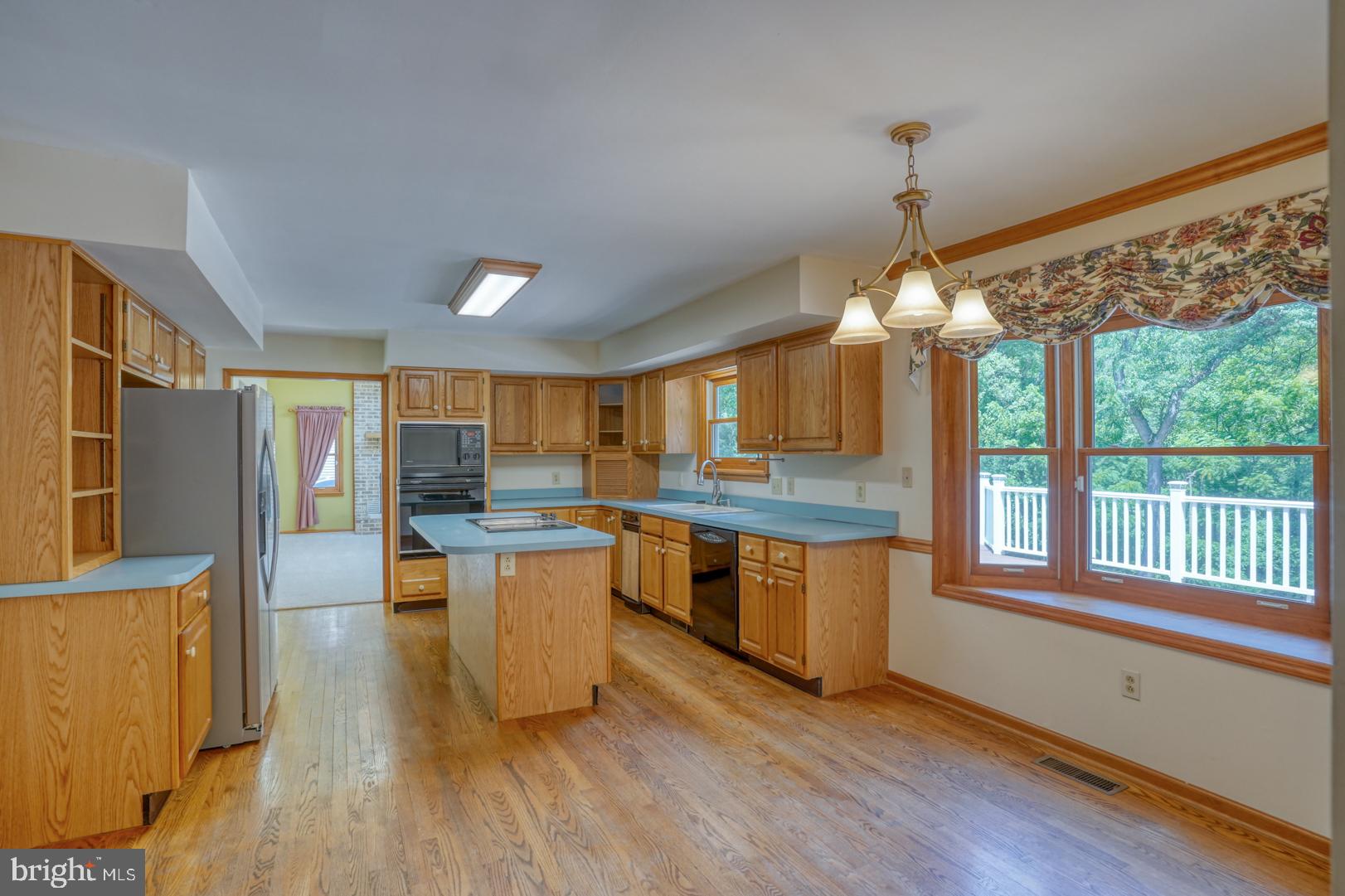 535 Stenning Drive Hockessin, DE 19707 - Photo 5 of 34 Bay Window