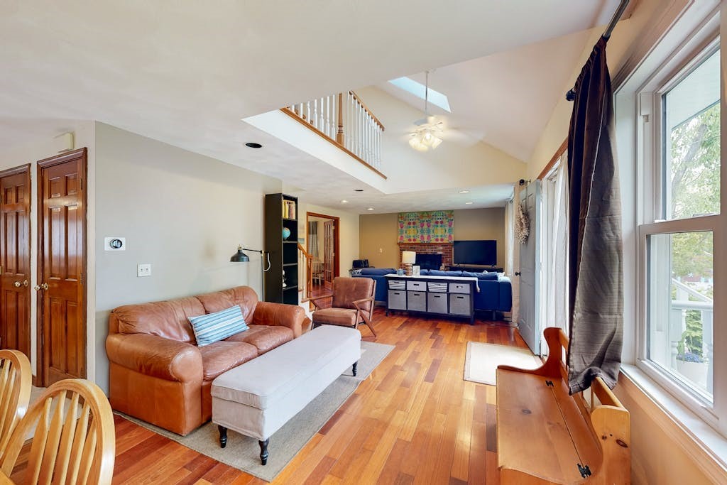 11 Sunview Street Lincoln, RI 02865 - Photo 4 of 34 Gallery Image 4