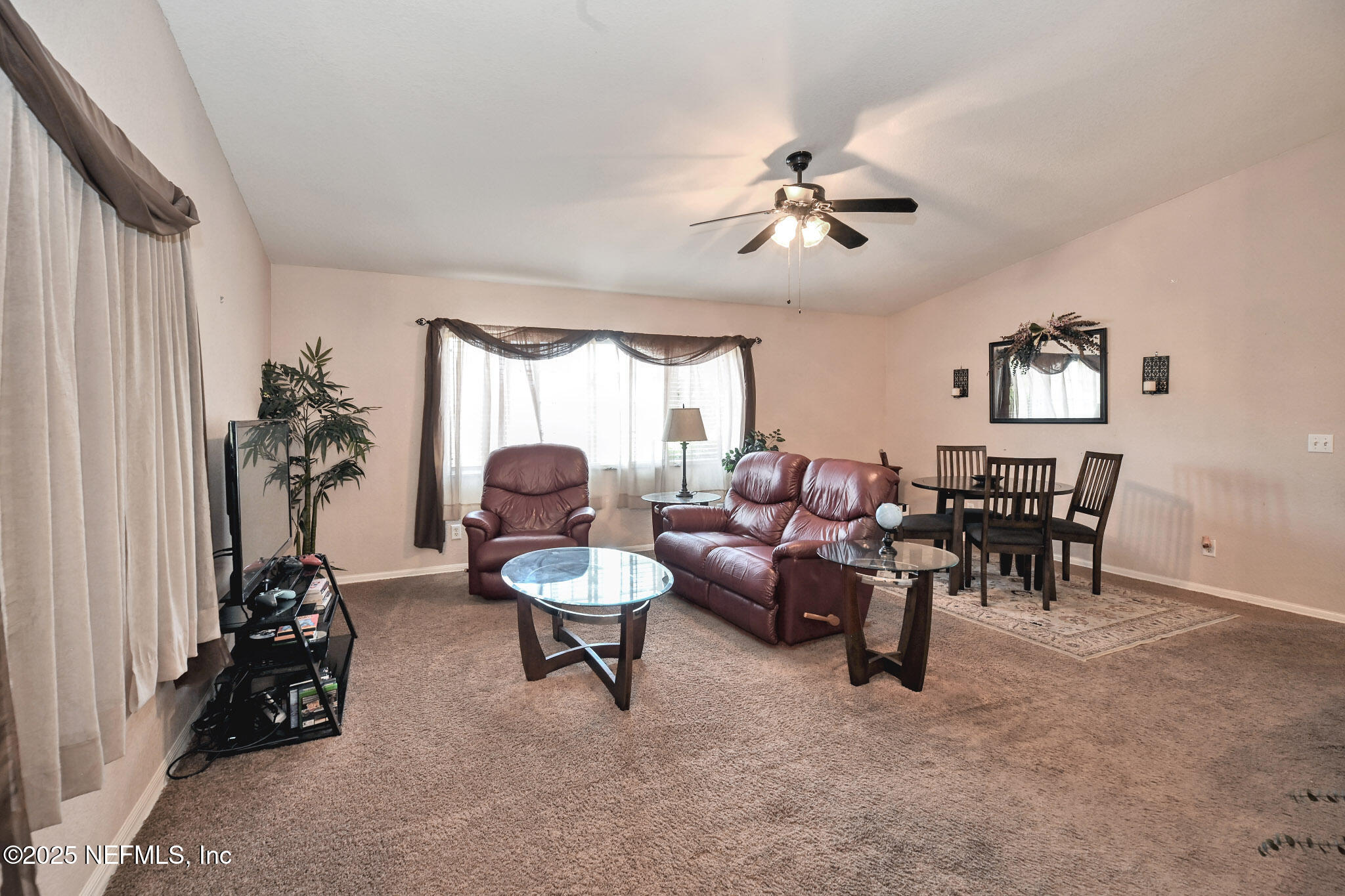 10121 Southwest 61st Terrace Road Ocala, FL 34476 - Photo 25 of 49 Family Room 1