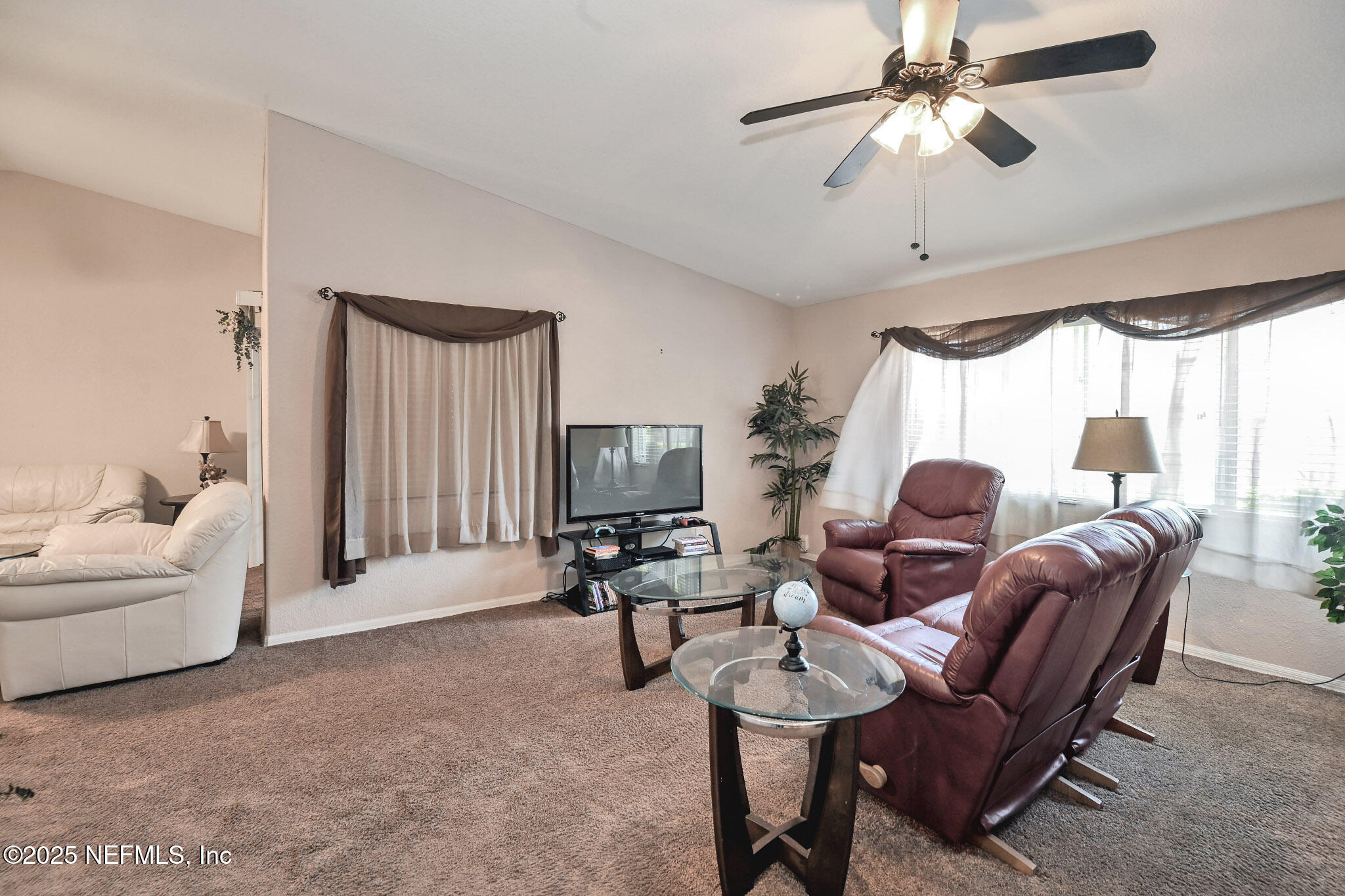 10121 Southwest 61st Terrace Road Ocala, FL 34476 - Photo 6 of 49 Family Room 2