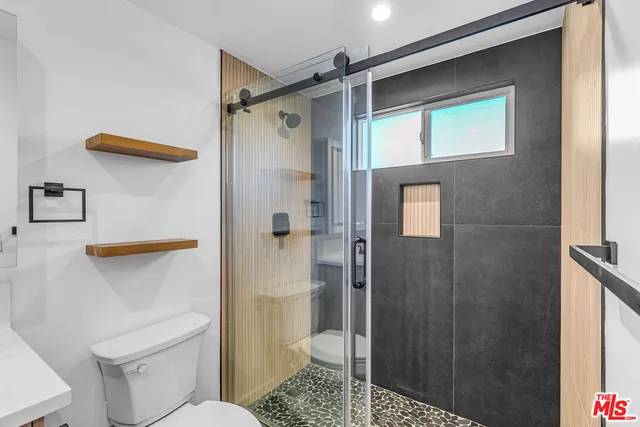 $2,395 | 5413 Troost Avenue, Valley Village, CA 91601