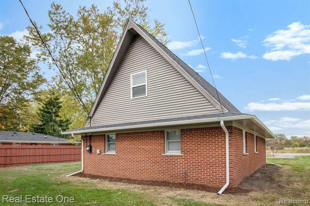 27301 Sibley Road Romulus, MI 48174 - Photo 4 of 33 Gallery Image 4