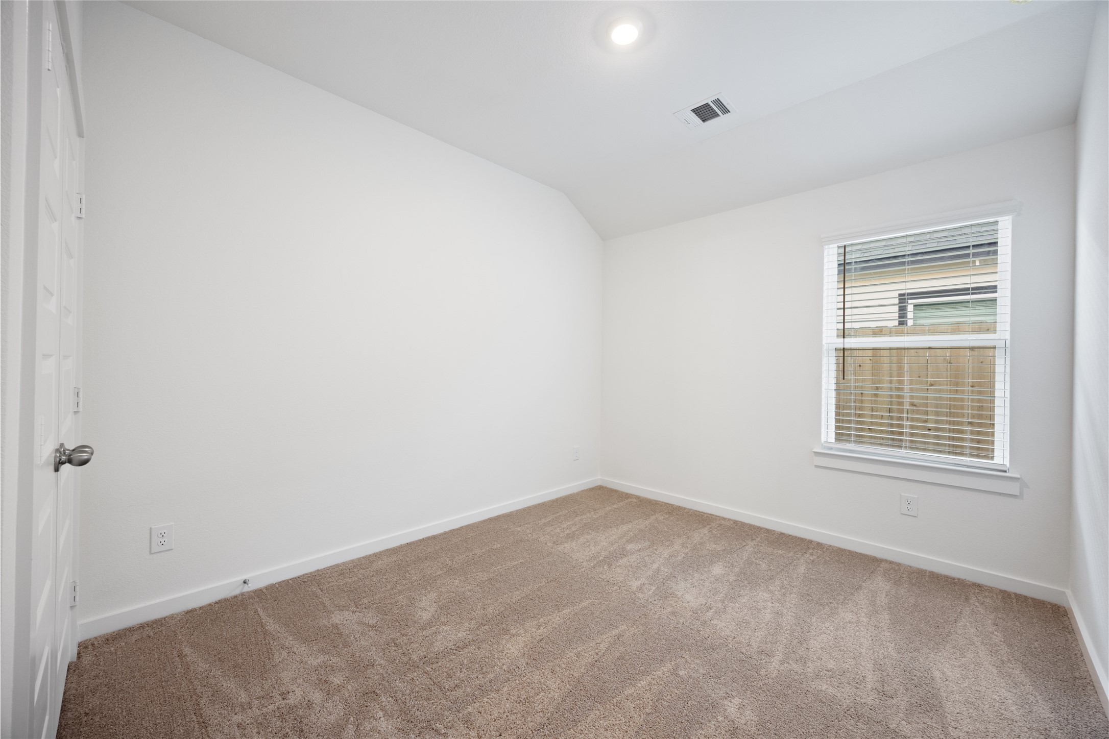 1123 Santee Court Rosharon, TX 77583 - Photo 25 of 30 an empty room with a window