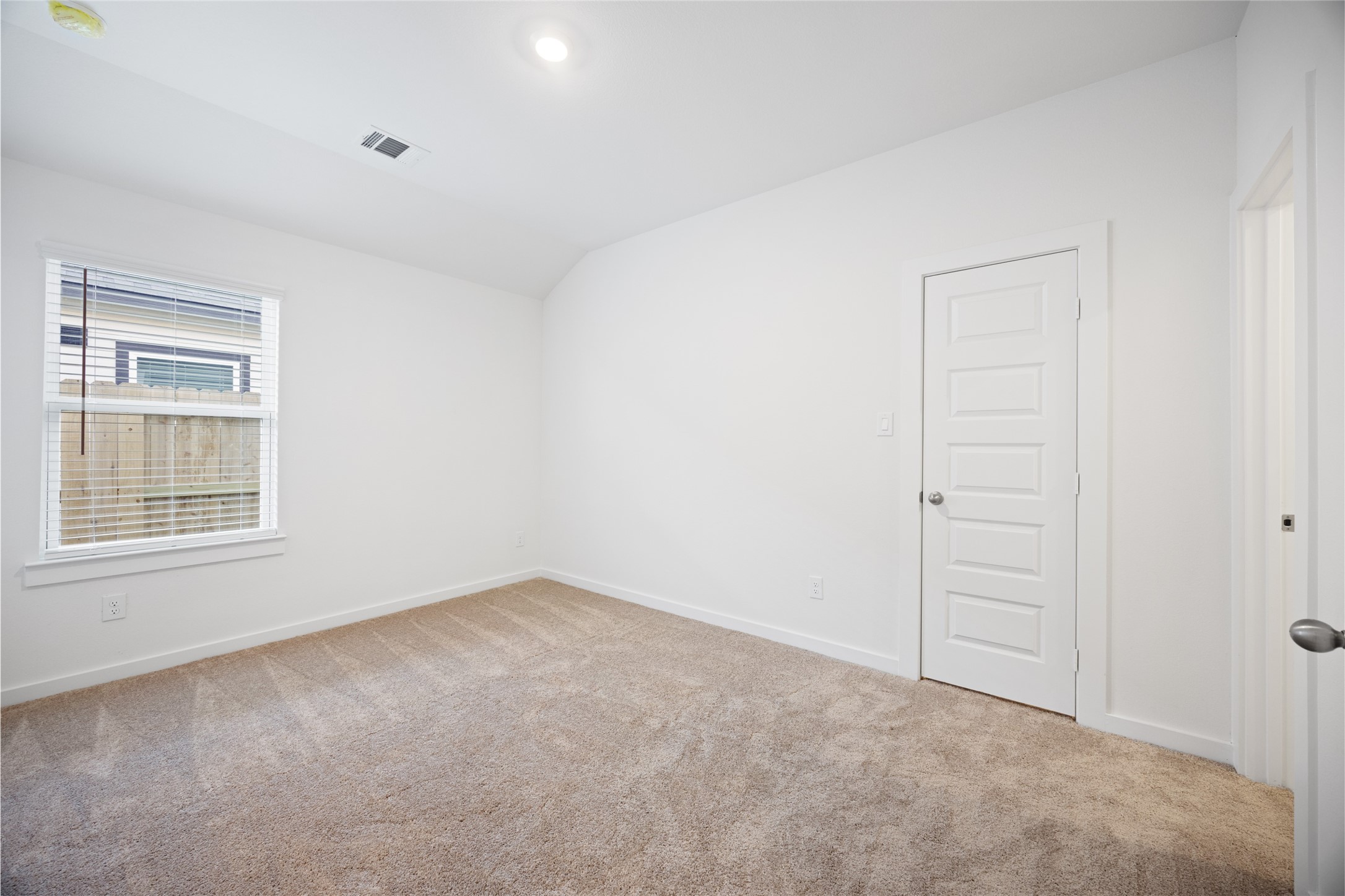 1123 Santee Court Rosharon, TX 77583 - Photo 26 of 30 an empty room with a window