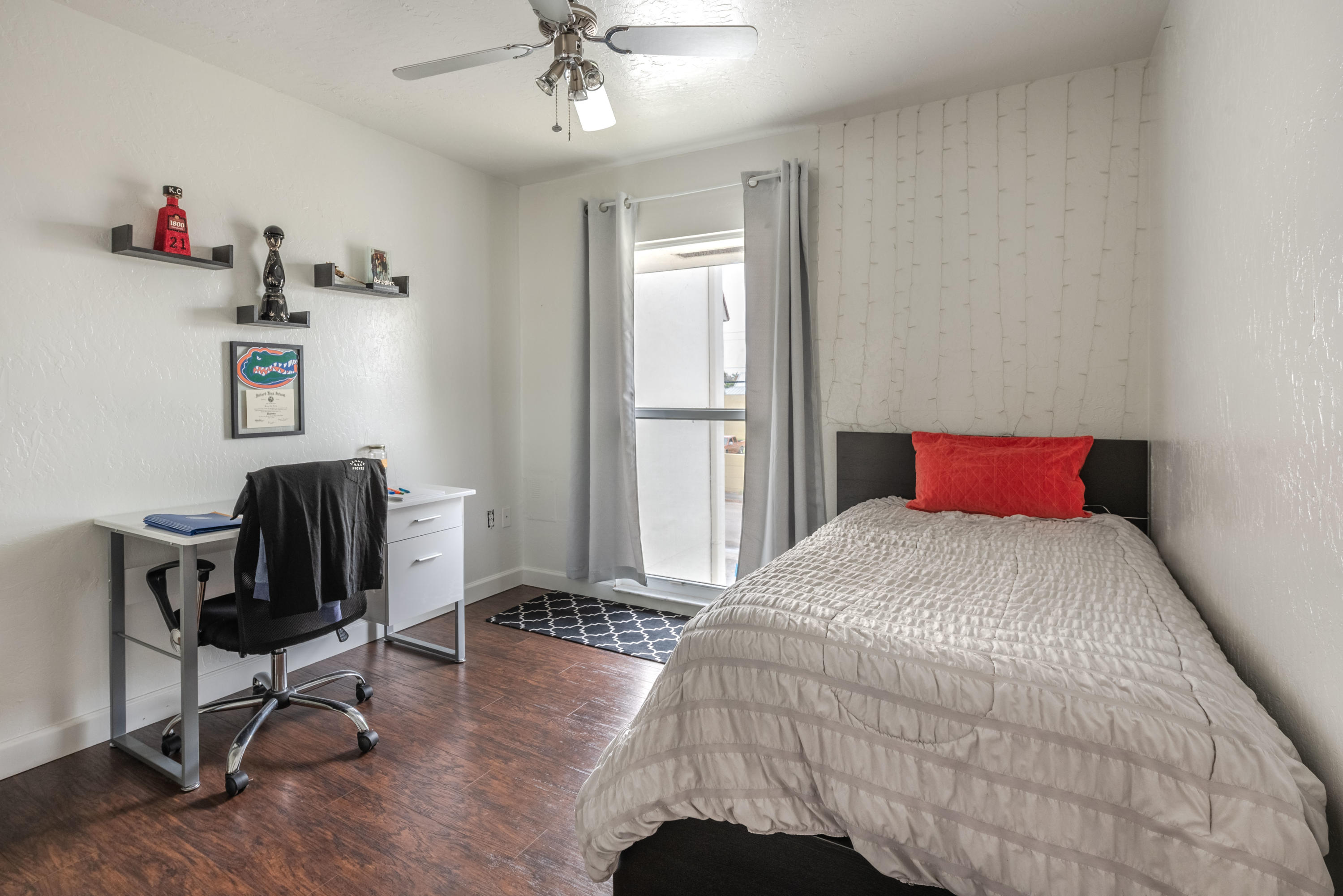 3341 Raleigh Street, Unit 2F Hollywood, FL 33021 - Photo 18 of 32 3341 Raleigh Str Unit 2F (19 of 36)