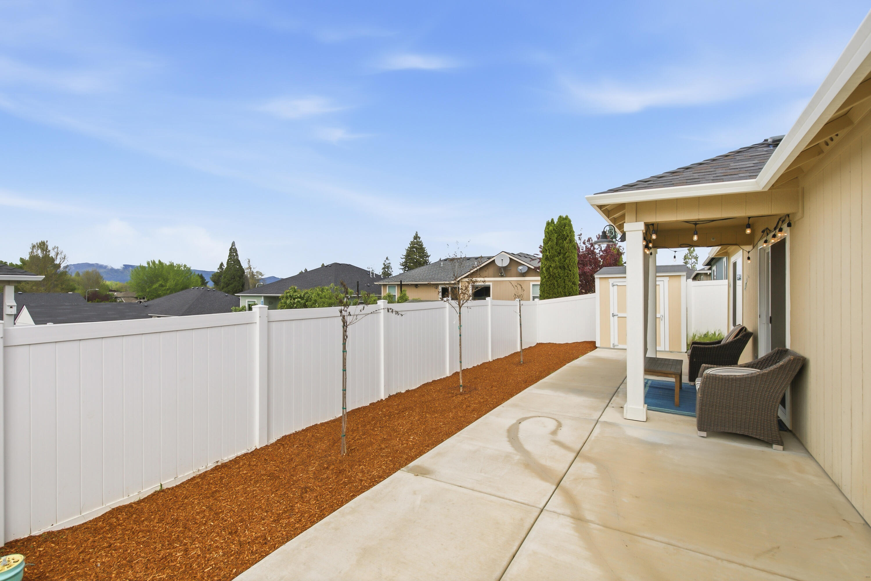 1922 Modena Lane Medford, OR 97501 - Photo 20 of 24