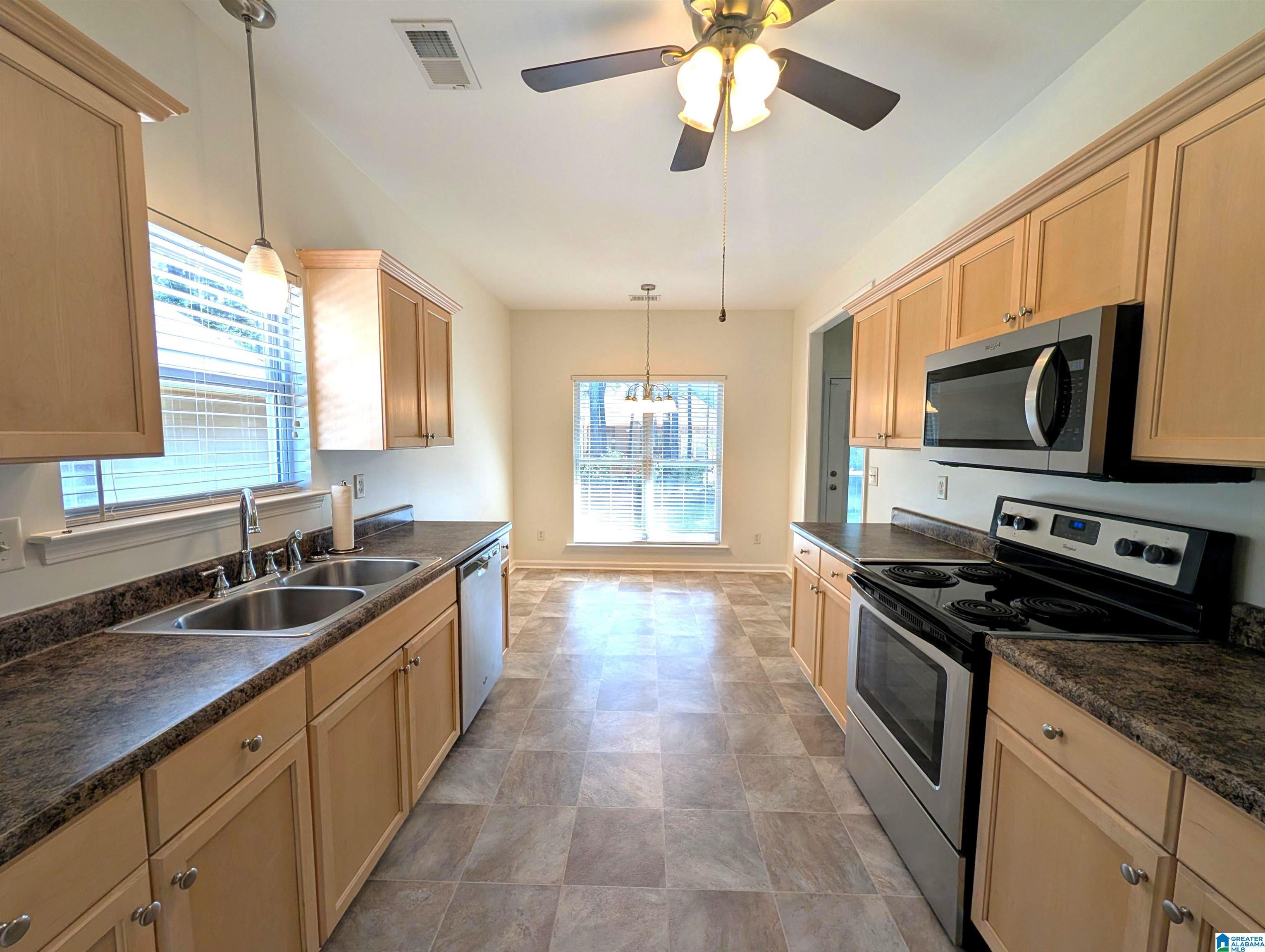 921 Wren Way Mount Olive, AL 35117 - Photo 2 of 15