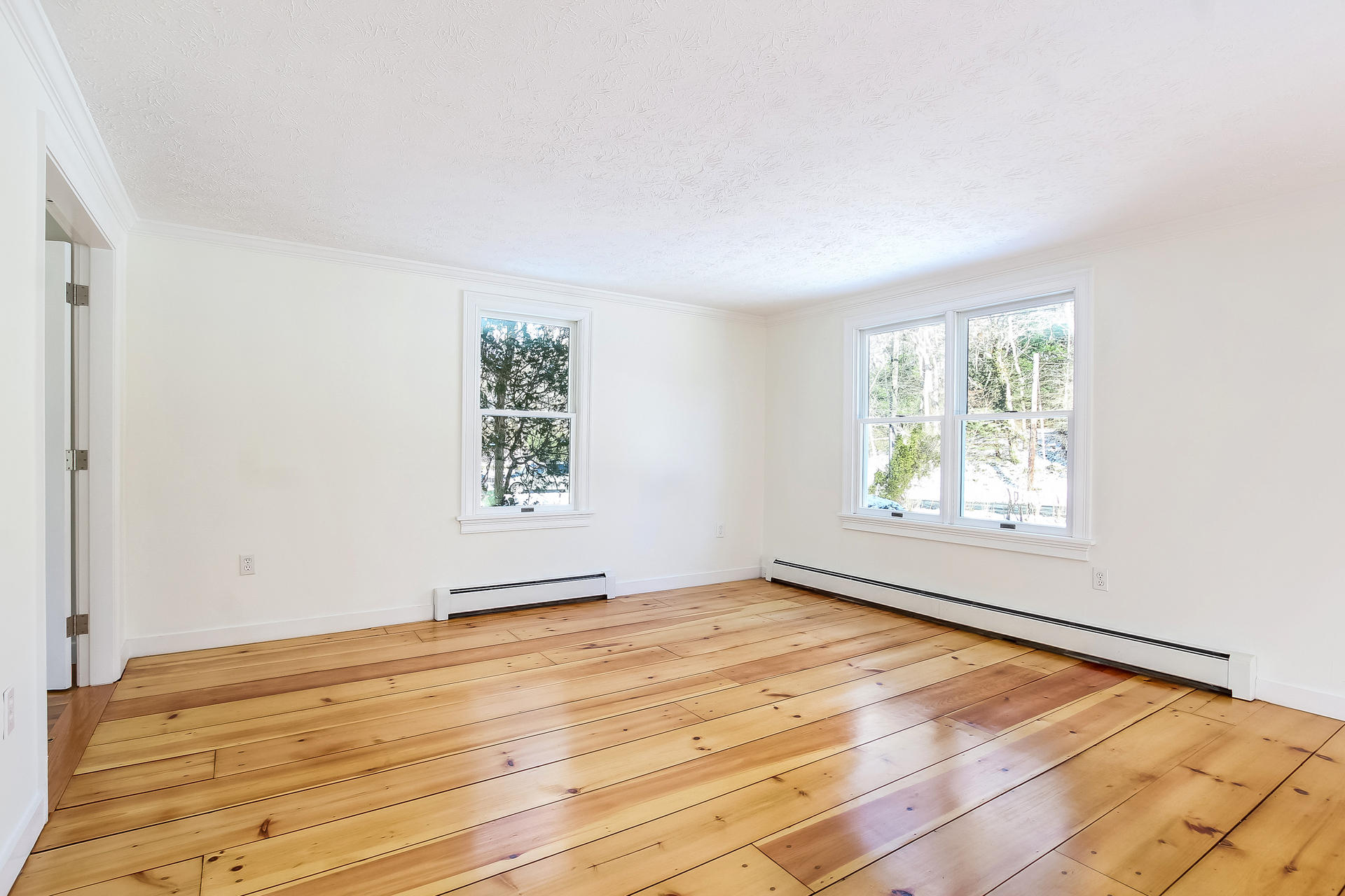133 Braeside Road Falmouth, MA 02540 - Photo 5 of 26 004-Living_Room-5266317-medium