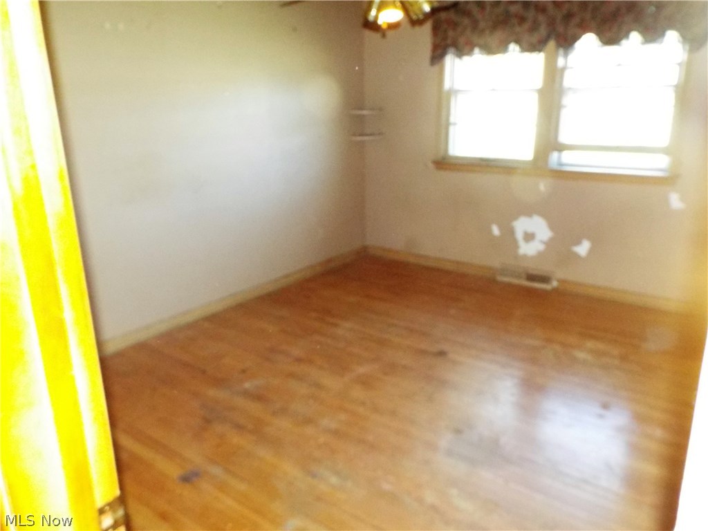 23308 Emery Road Cleveland, OH 44128 - Photo 14 of 20