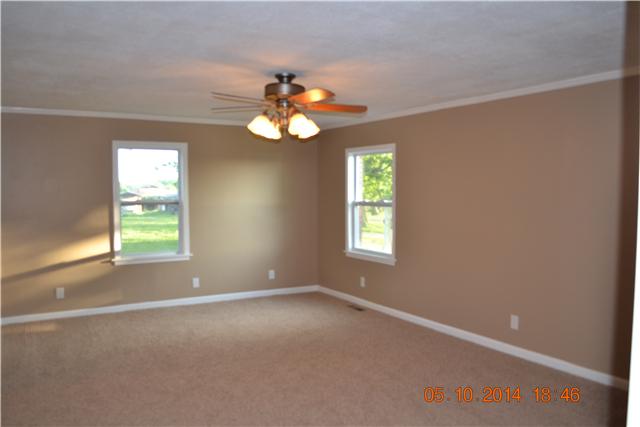 4910 Hickory Ridge Road Lebanon, TN 37087 - Photo 8 of 14 LOVELY BONUS ROOM ON MAIN LEVEL COULD EASILY BE A MASTER SUITE.