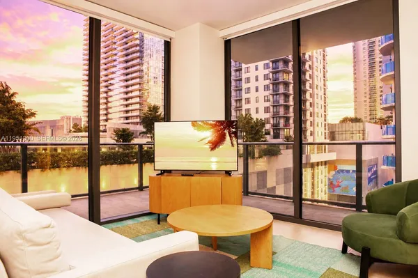 $4,500 | 11 Northeast 6th Street, Unit 1109, Miami, FL 33132