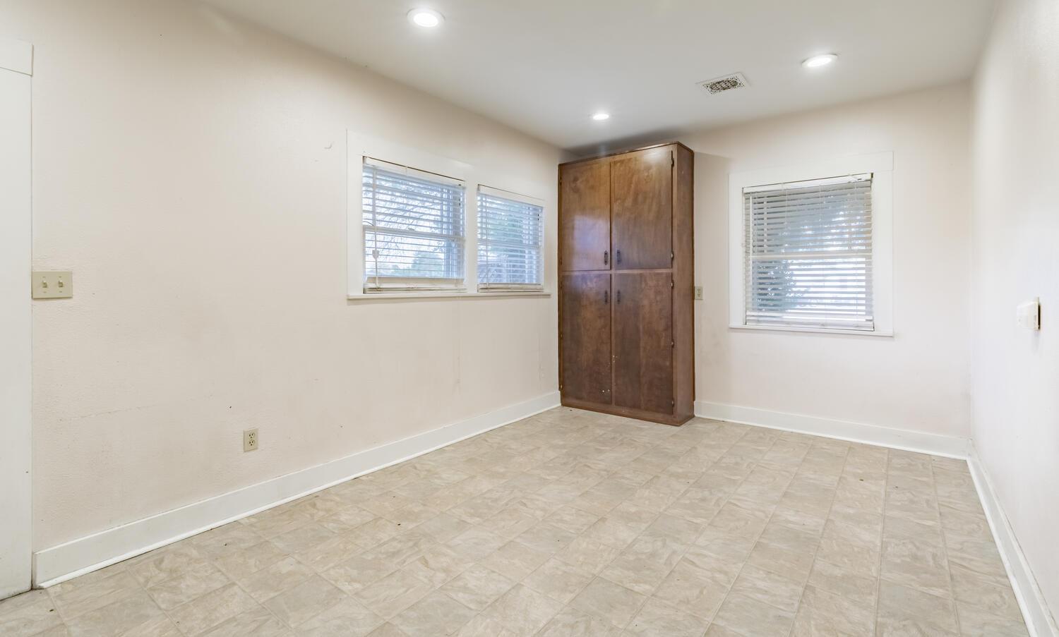 516 North Acacia Avenue Reedley, CA 93654 - Photo 9 of 19 Gallery Image 9