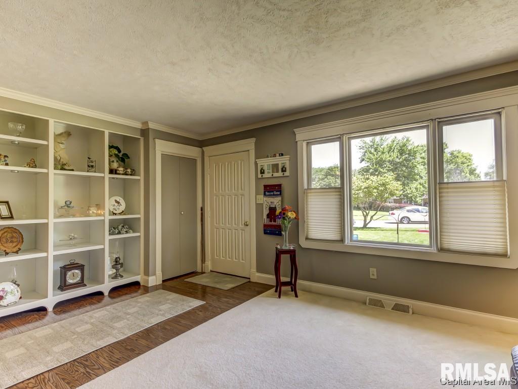 107 Radcliff Road Springfield, IL 62703 - Photo 3 of 36