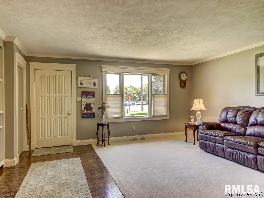 107 Radcliff Road Springfield, IL 62703 - Photo 4 of 36