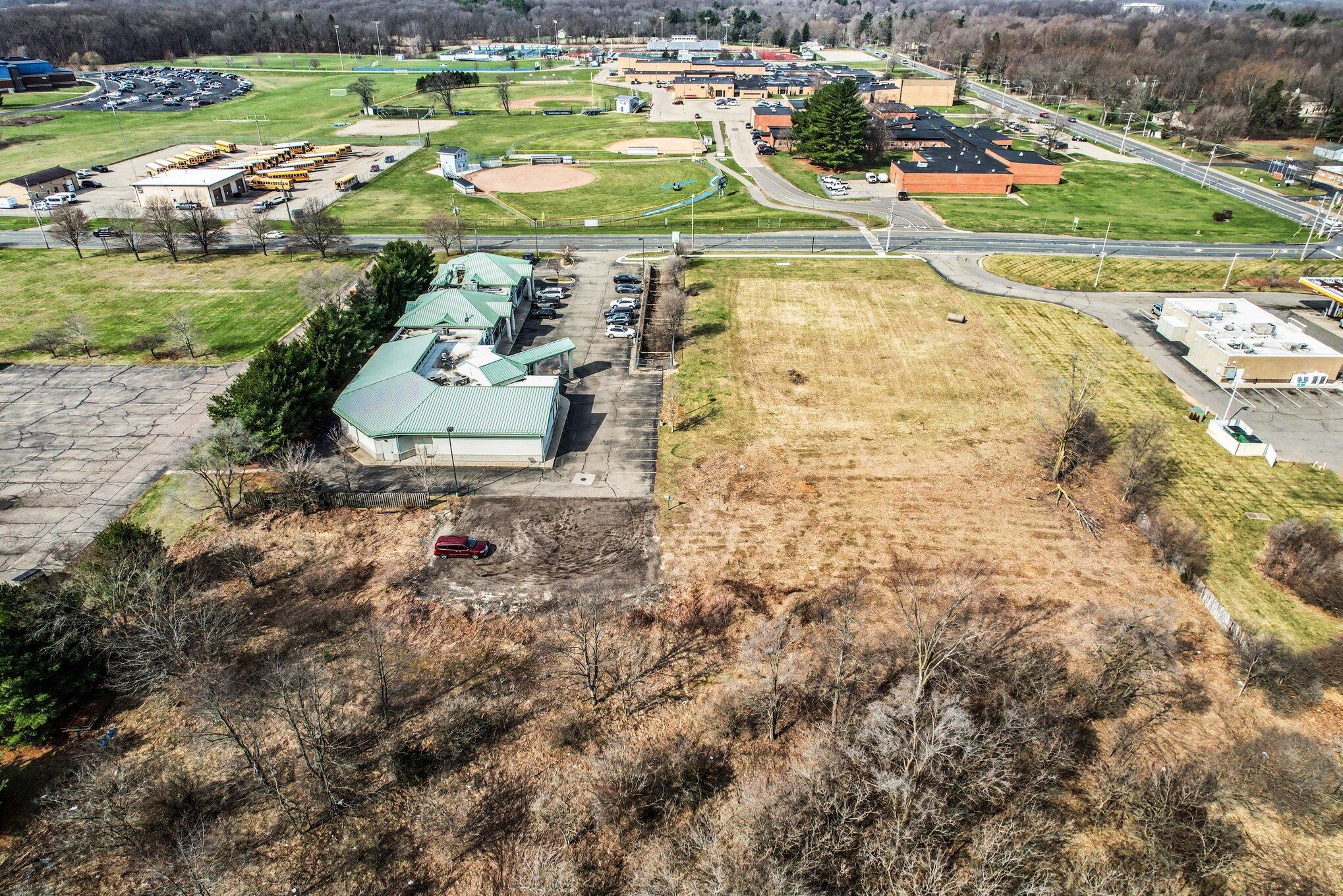 12918 Beadle Lake Road Battle Creek, MI 49014 - Photo 4 of 8 040_file_7616