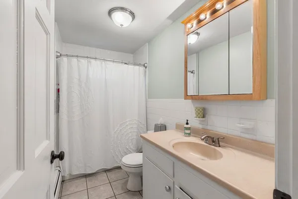 $699,900 | 11 Fairway Drive, Amherst, NH 03031