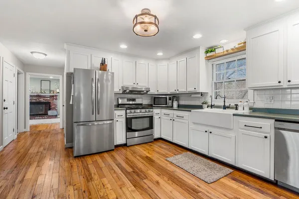 $699,900 | 11 Fairway Drive, Amherst, NH 03031