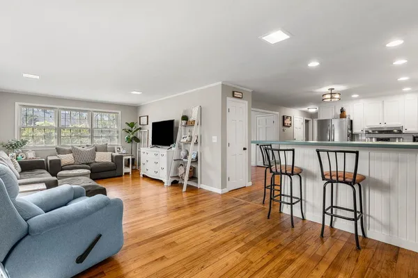 $699,900 | 11 Fairway Drive, Amherst, NH 03031