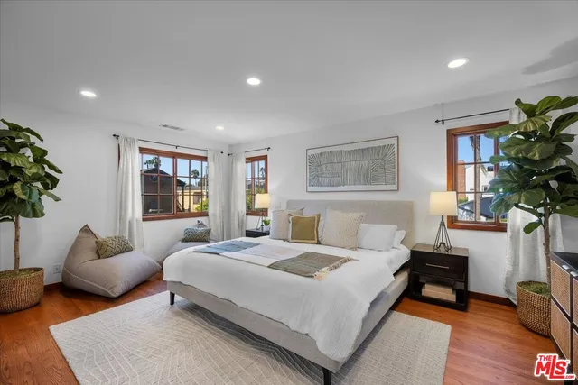 $2,999,000 | 2504 Ocean Avenue, Venice, CA 90291