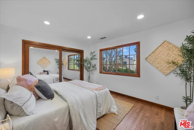 $2,999,000 | 2504 Ocean Avenue, Venice, CA 90291