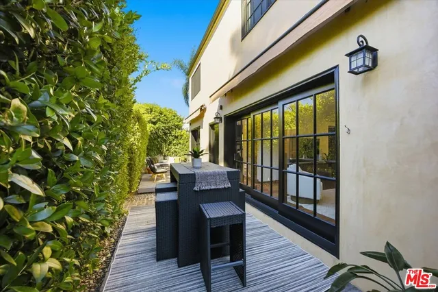 $2,999,000 | 2504 Ocean Avenue, Venice, CA 90291
