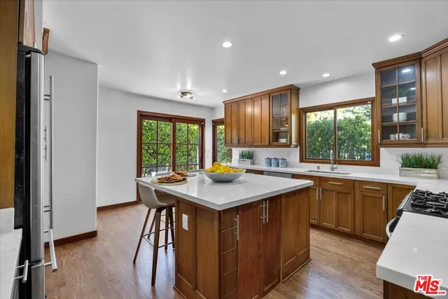 $2,999,000 | 2504 Ocean Avenue, Venice, CA 90291