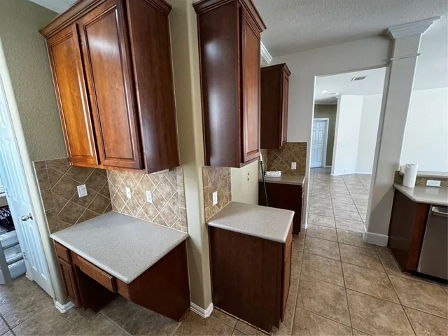 a room with a closet