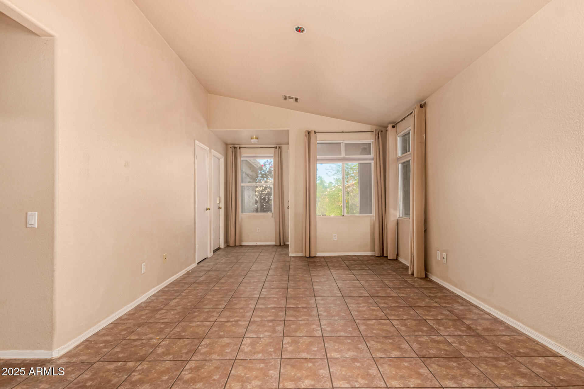 2279 West 20th Avenue Apache Junction, AZ 85120 - Photo 7 of 28