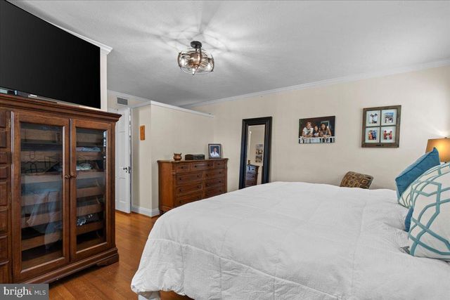 $1,215,000 | 1053 26th Street South, Arlington, VA 22202