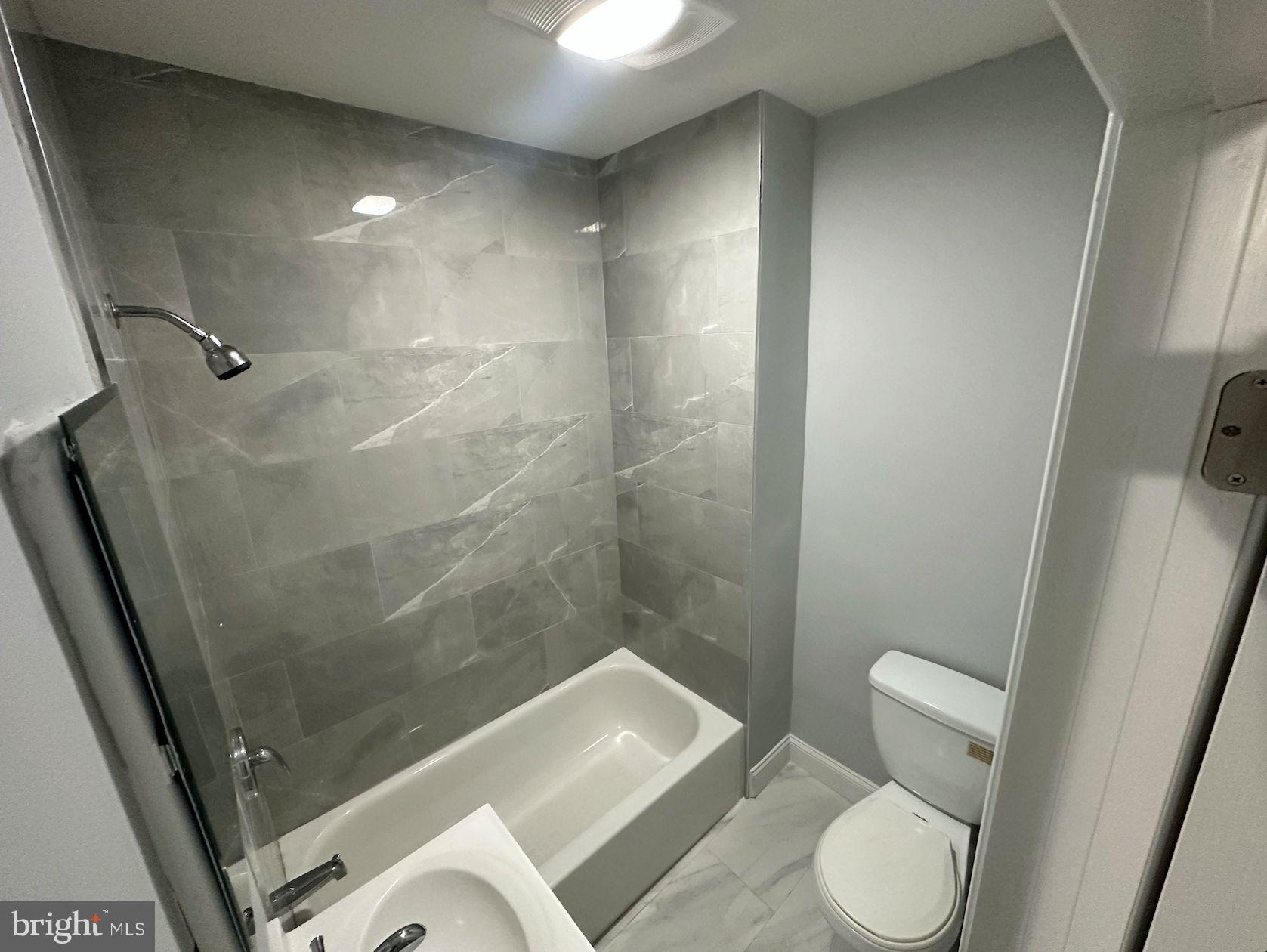 1913 South 20th Street, Unit 4 Philadelphia, PA 19145 - Photo 5 of 19