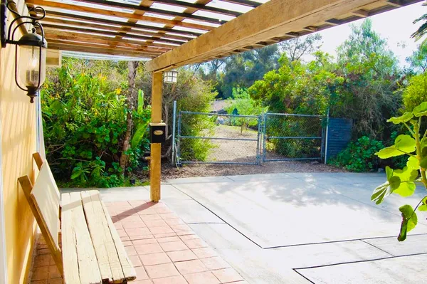 $2,800 | 736 Mar Vista Drive, Vista, CA 92081