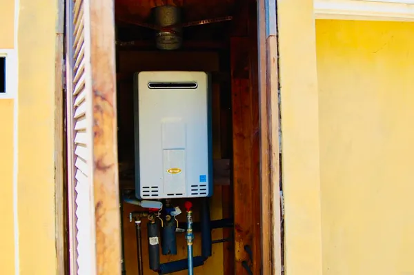 $2,800 | 736 Mar Vista Drive, Vista, CA 92081