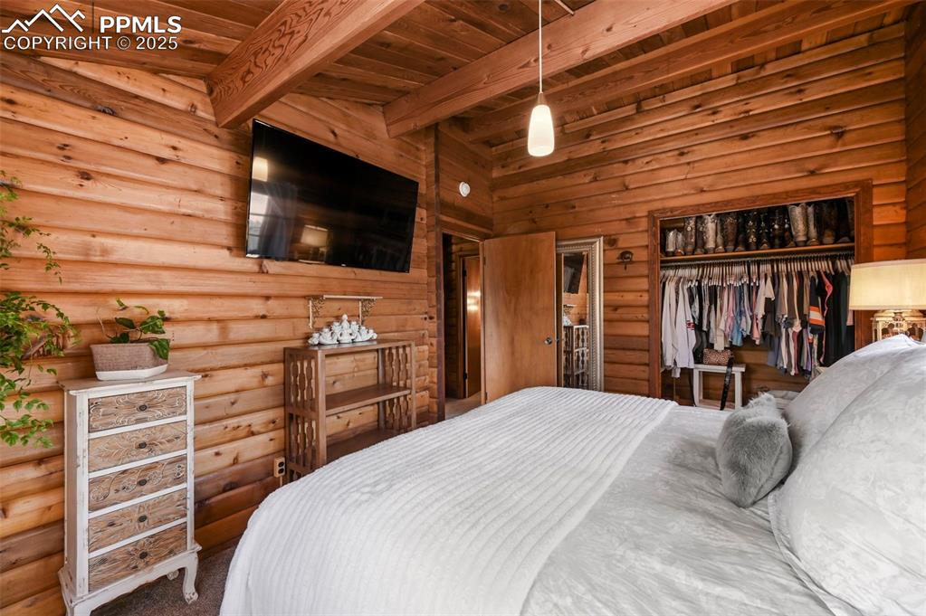 193 Independence Road Cripple Creek, CO 80813 - Photo 18 of 39 a view of a livingroom with furniture