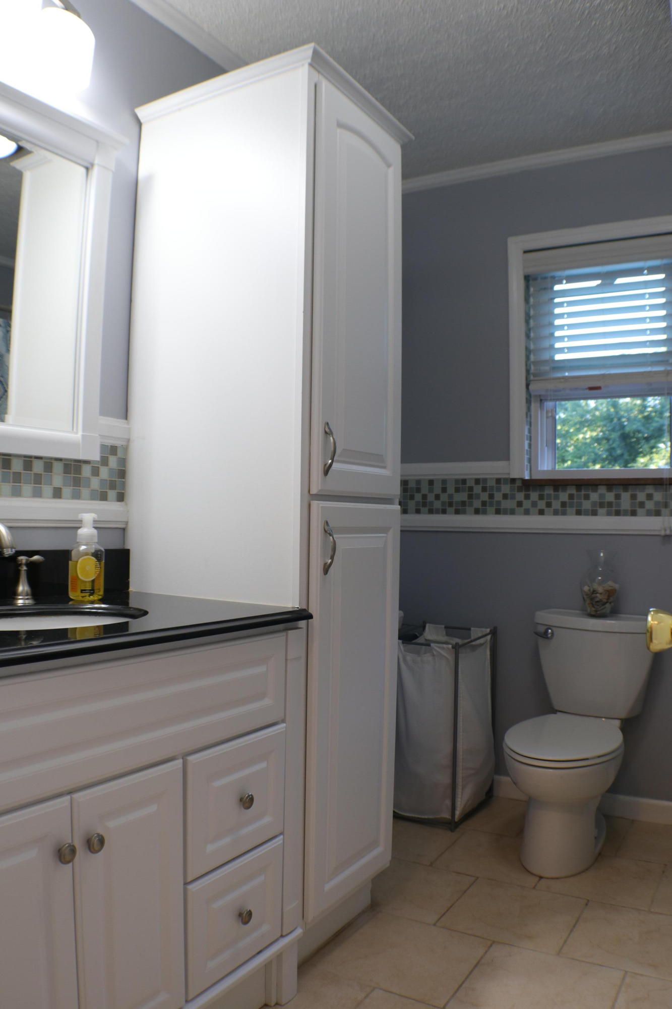 6043 Magazine Road Knoxville, TN 37920 - Photo 17 of 27 Bathroom