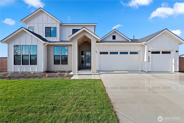 a front view of house with yard