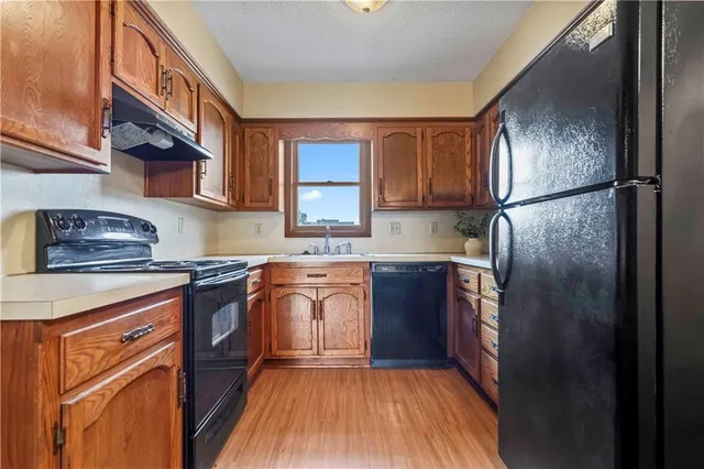 $160,000 | 1112 Jeff Circle, Paola, KS 66071