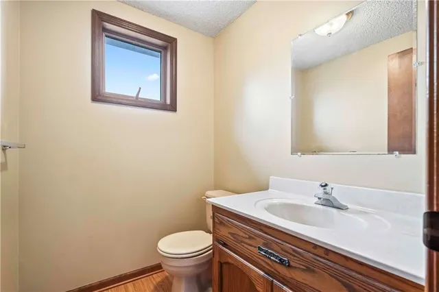 $160,000 | 1112 Jeff Circle, Paola, KS 66071