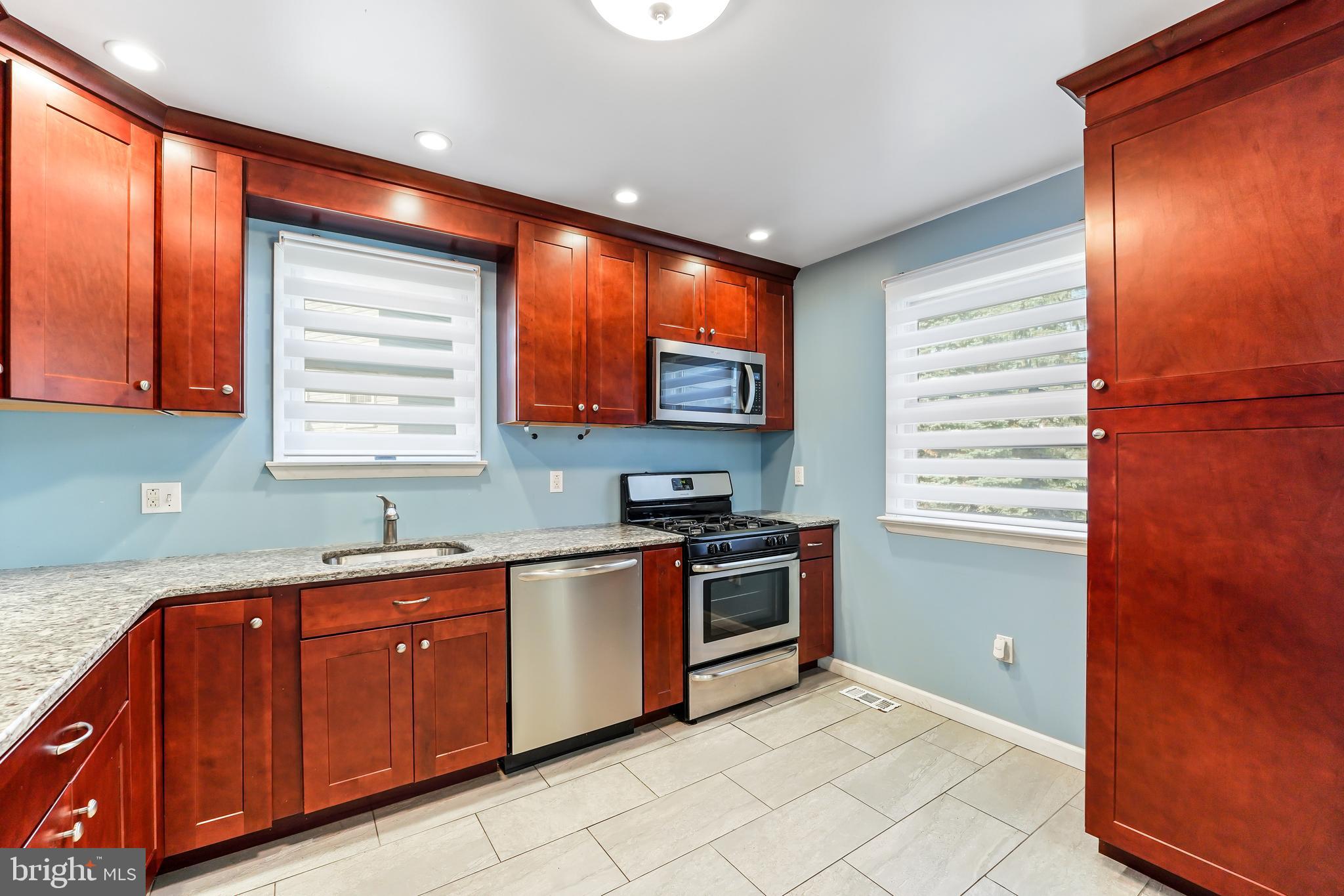 140 Cherry Lane Folsom, PA 19033 - Photo 16 of 35 Stainless Steel Appliances