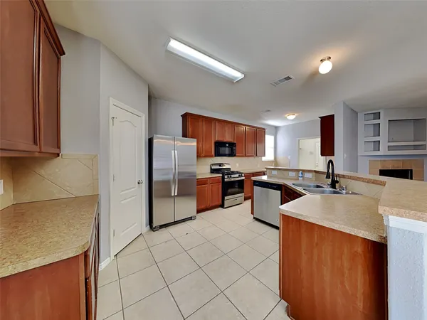 $1,820 | 1011 High Lane Court, Conroe, TX 77301