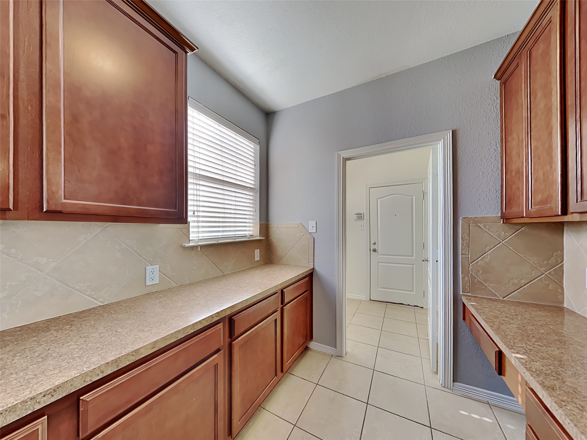 1011 High Lane Court Conroe, TX 77301 - Photo 4 of 16
