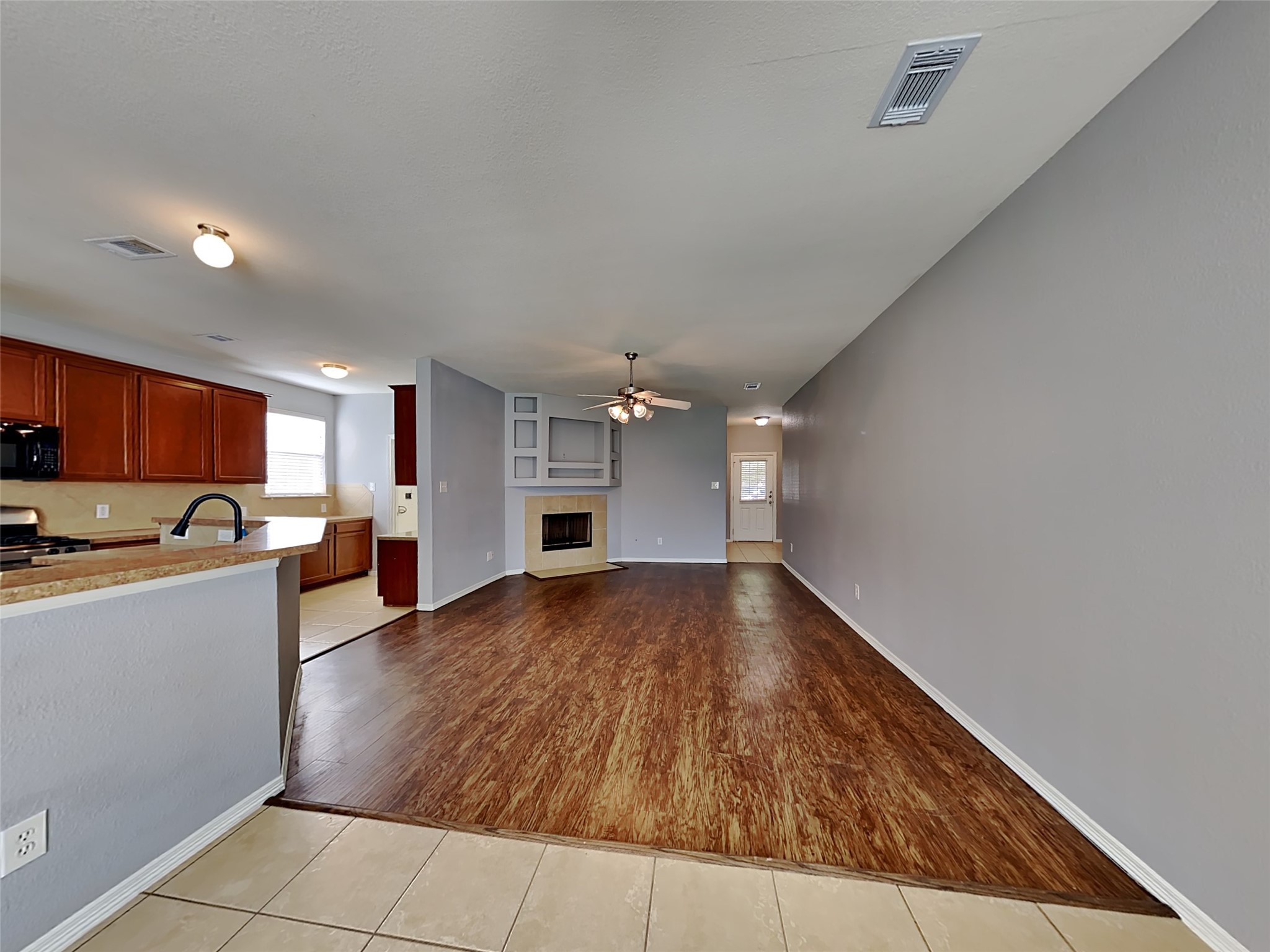 1011 High Lane Court Conroe, TX 77301 - Photo 5 of 16