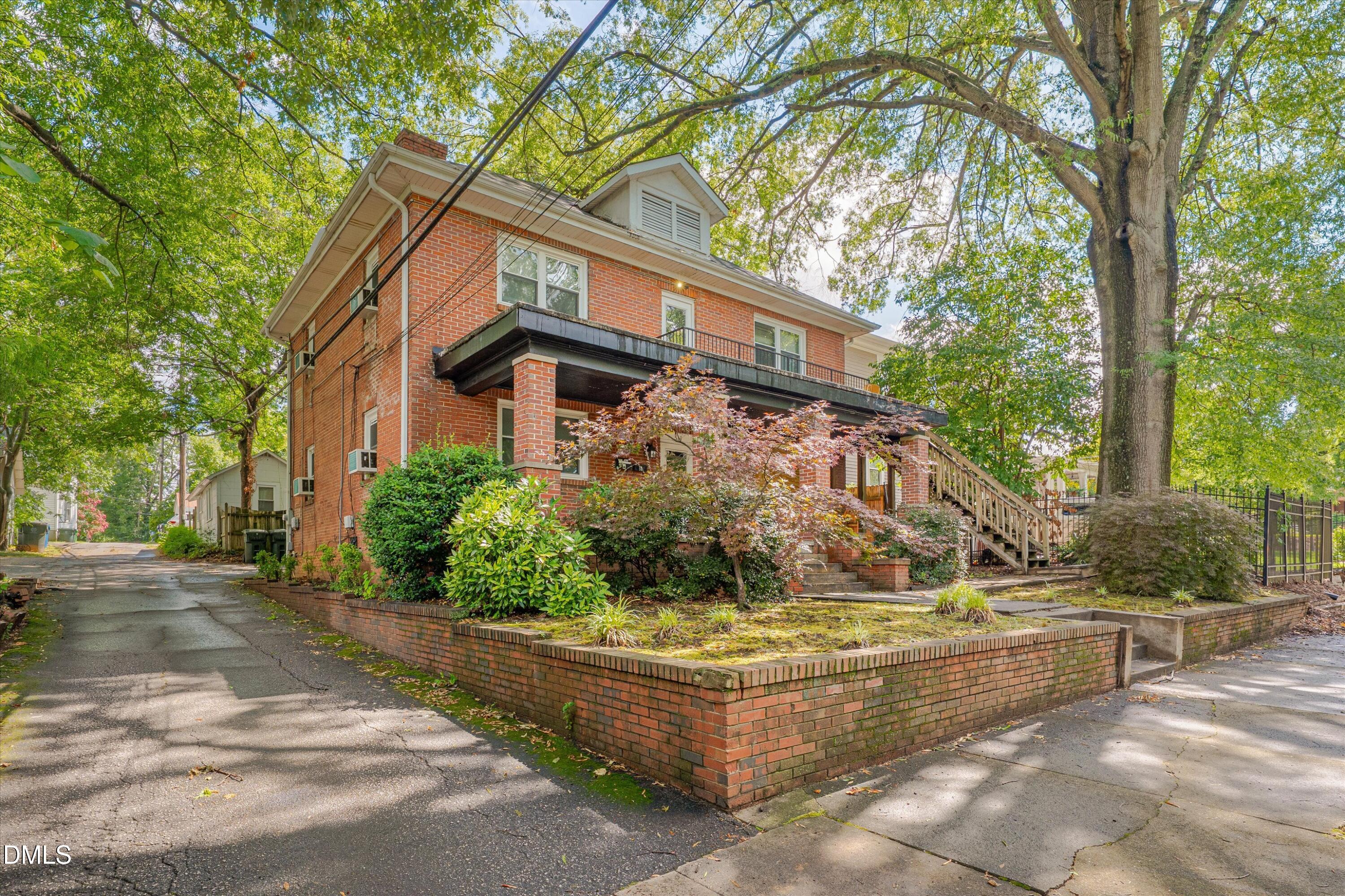 513 Cleveland Street Raleigh, NC 27605 - Photo 4 of 20 04-513 Cleveland St -4