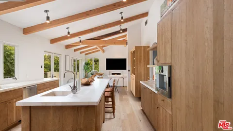 $11,450,000 | 7046 Grasswood Avenue, Malibu, CA 90265