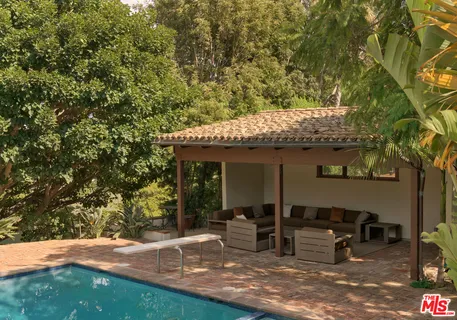 $11,450,000 | 7046 Grasswood Avenue, Malibu, CA 90265