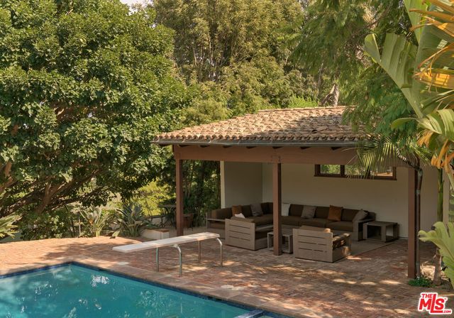 $11,450,000 | 7046 Grasswood Avenue, Malibu, CA 90265