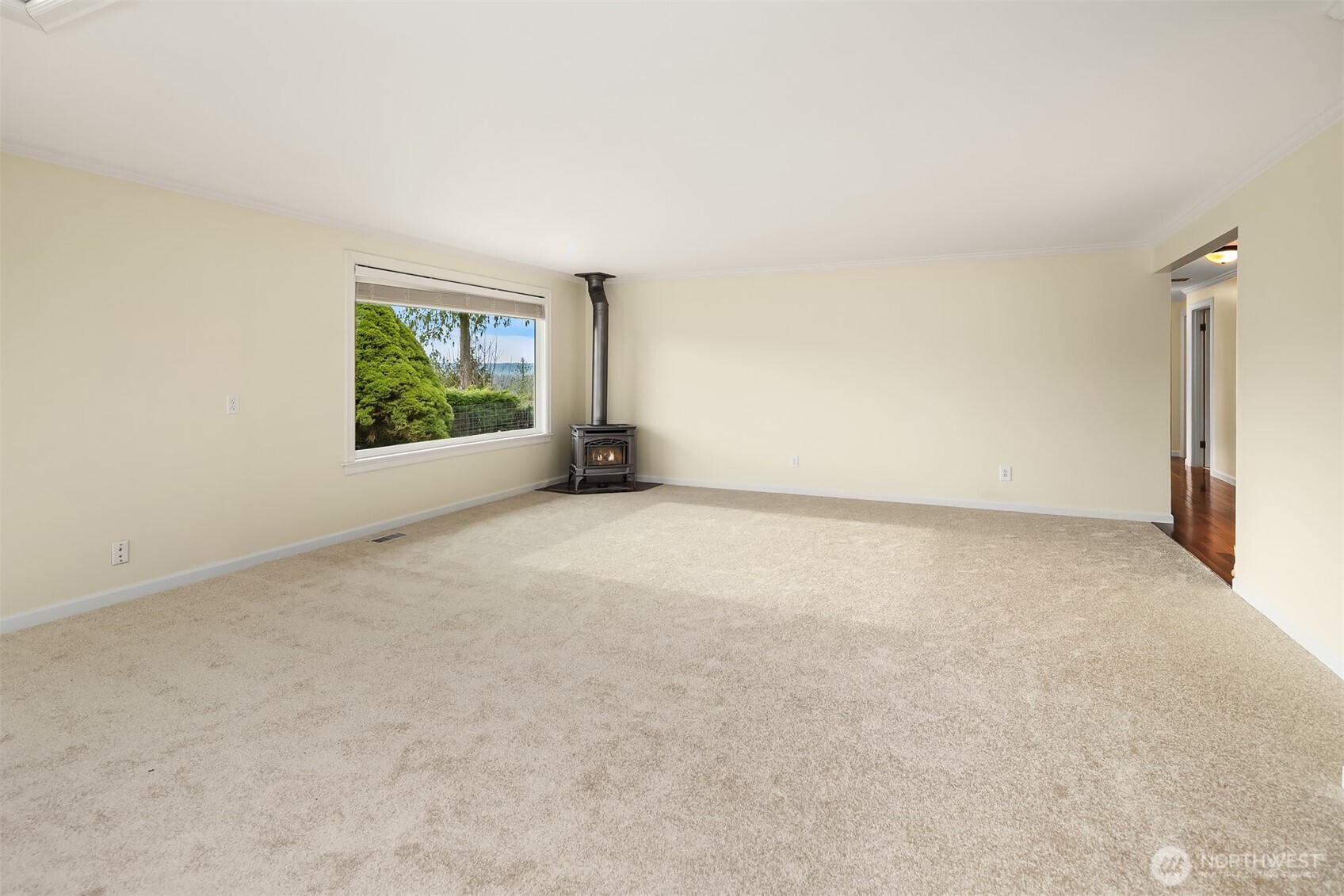 103 West Rivmont Drive Monroe, WA 98272 - Photo 5 of 34 an empty room with windows